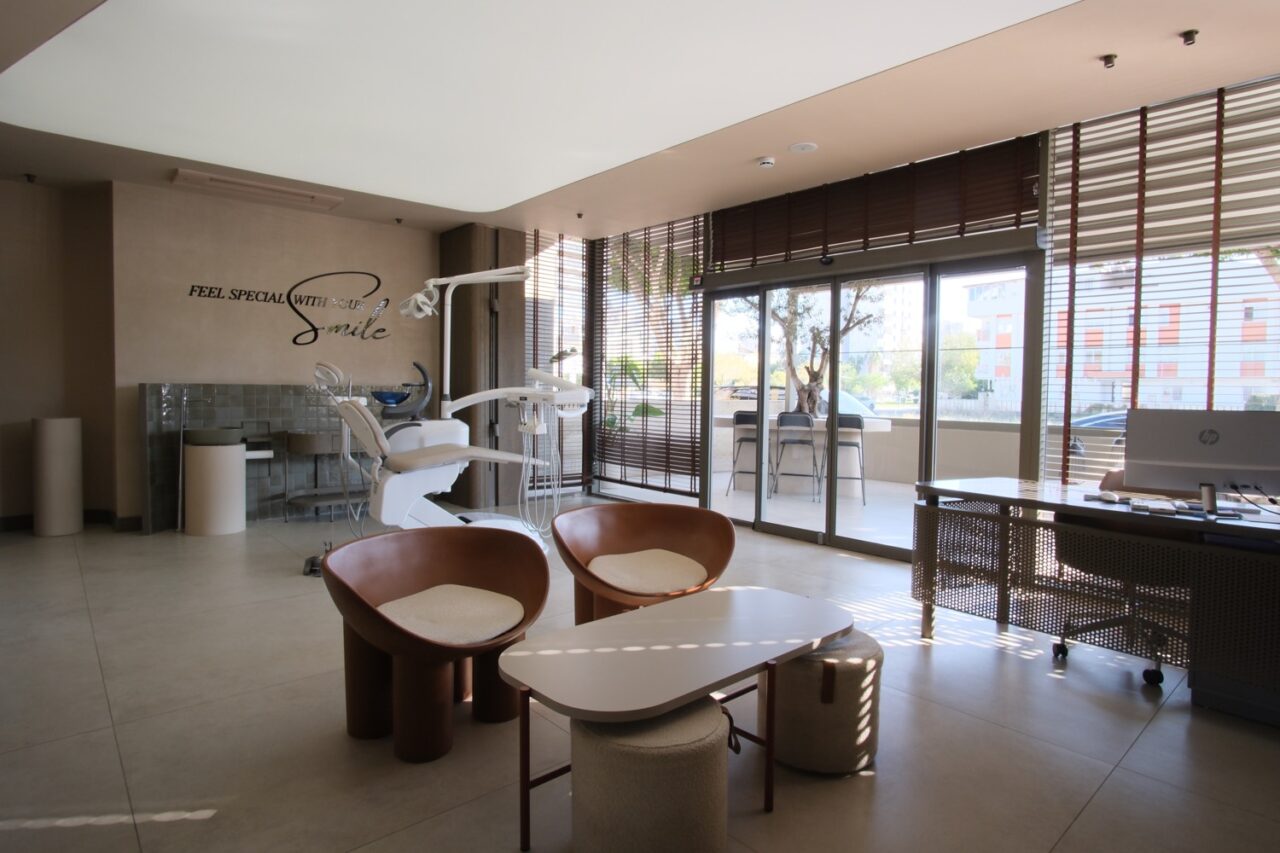 Laura Dental Center (15) https://lauradentalcenter.com/storage/2024/12/Laura-Dental-Center-15-1280x853.jpeg